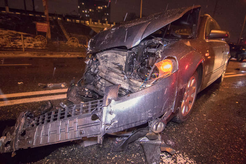 Ðба авÑÐ¾Ð¼Ð¾Ð±Ð¸Ð»Ñ Ð¿Ð¾Ð»ÑÑили ÑеÑÑезнÑе повÑÐµÐ¶Ð´ÐµÐ½Ð¸Ñ dqxikeidqxidqrant