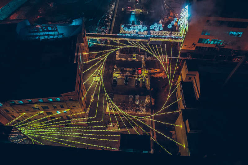 Ð£ Ñ€Ð°Ð±Ð¾Ñ‡Ð¸Ñ… Ñ„Ð°Ð±Ñ€Ð¸ÐºÐ¸ Ñ‚Ð¾Ñ‡Ð½Ð¾ Ð½ÐµÑ‚ Ð¿Ñ€Ð¾Ð±Ð»ÐµÐ¼ Ñ Ð½Ð¾Ð²Ð¾Ð³Ð¾Ð´Ð½Ð¸Ð¼ Ð½Ð°ÑÑ‚Ñ€Ð¾ÐµÐ½Ð¸ÐµÐ¼