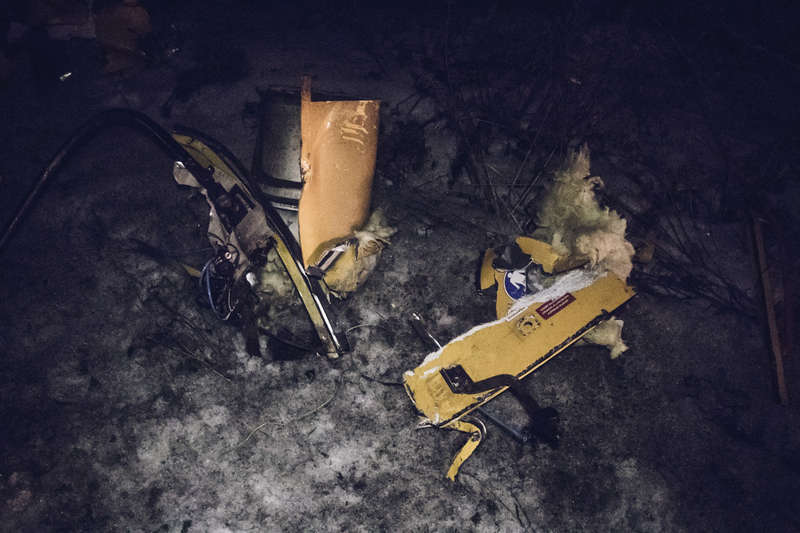 СпаÑаÑели вÑÑезали зажаÑÑÑ
паÑÑажиÑов