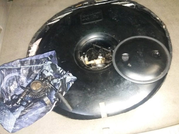 Ð’ Ð¡ÑƒÐ¼ÑÐºÐ¾Ð¹ Ð¾Ð±Ð»Ð°ÑÑ‚Ð¸ Ð¼ÑƒÐ¶Ñ‡Ð¸Ð½Ð° Ð¿Ñ‹Ñ‚Ð°Ð»ÑÑ Ð²Ñ‹Ð²ÐµÐ·Ñ‚Ð¸ Ð² Ð Ð¾ÑÑÐ¸ÑŽ Ð¿ÑƒÐ»ÐµÐ¼ÐµÑ‚ dqxikeidqxidqrant