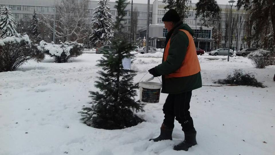 Ðни неопаÑÐ½Ñ Ð½Ð° ÑлиÑе, но в помеÑение излÑÑаÑÑ Ð½ÐµÐ¿ÑиÑÑнÑй запаÑ
dqxikeidqxidqeant