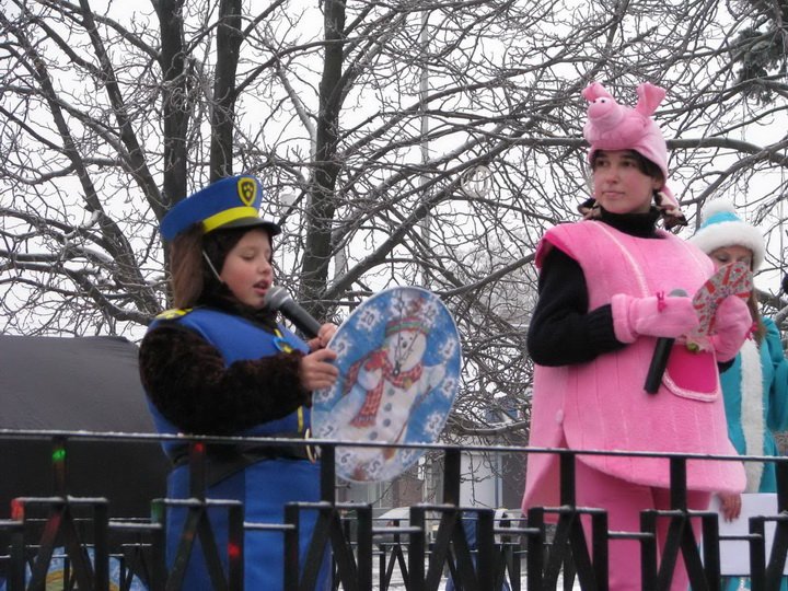 Боевики «ДНР» опозорились с новогодней елкой: появились фото