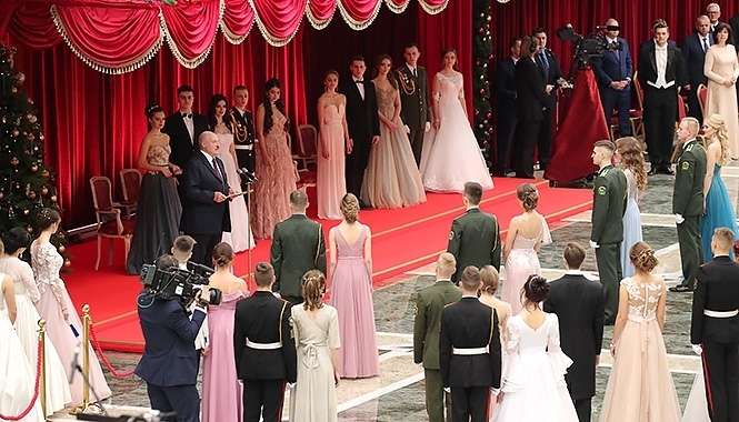 ÐÑкаÑенко на новогоднем балÑ