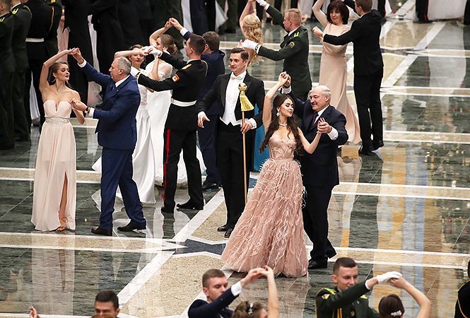 ÐÑкаÑенко на новогоднем балÑ