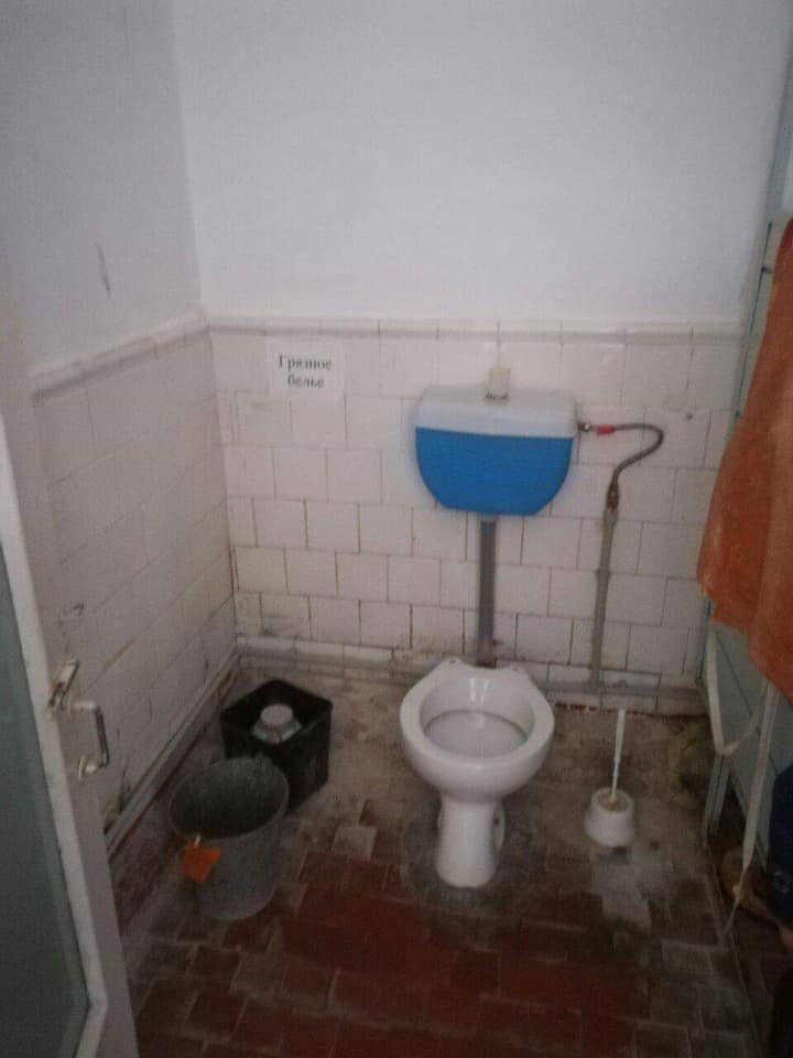 На данном изображении может находиться: в помещении dqxikeidqxidqeant