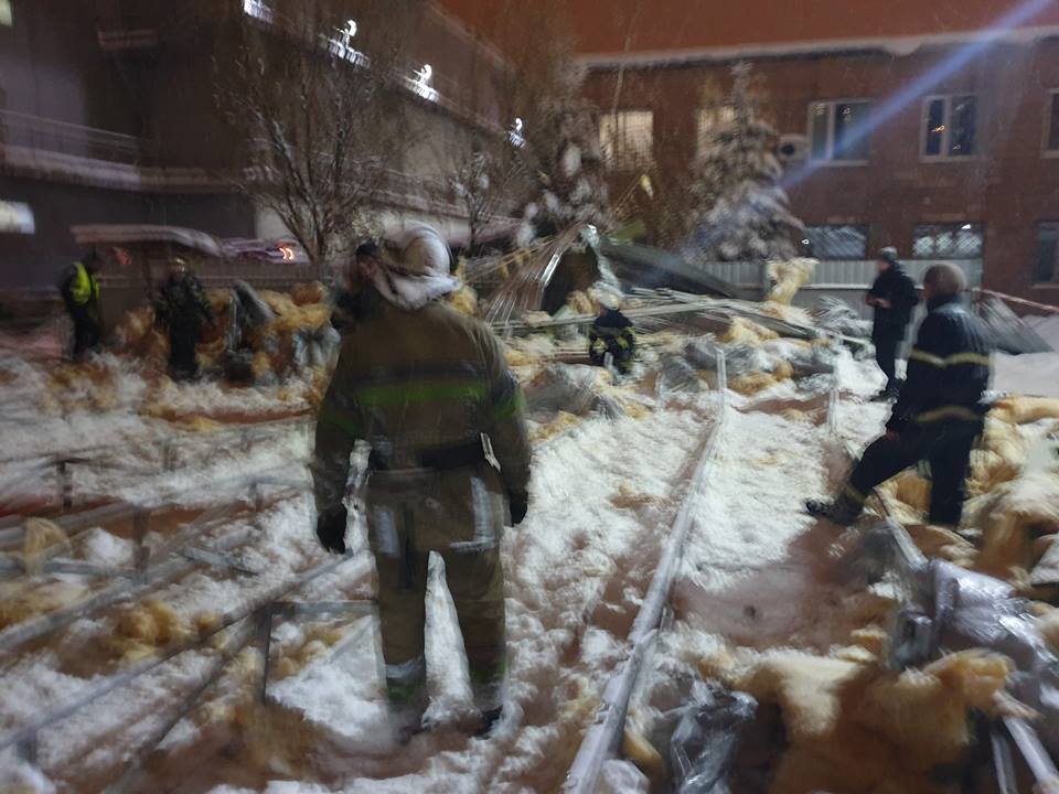 Ð’ ÑÐµÑ‚Ð¸ Ð¿Ð¾ÑÐ²Ð¸Ð»Ð¸ÑÑŒ Ñ„Ð¾Ñ‚Ð¾ Ñ Ð¼ÐµÑÑ‚Ð° Ð¾Ð±Ñ€ÑƒÑˆÐµÐ½Ð¸Ñ Ñ‚Ð¾Ñ€Ð³Ð¾Ð²Ð¾Ð³Ð¾ Ð¿Ð°Ð²Ð¸Ð»ÑŒÐ¾Ð½Ð° Ð² Ð¥Ð°Ñ€ÑŒÐºÐ¾Ð²Ðµ. Ð¤Ð¾Ñ‚Ð¾: ÐŸÐ°Ð²ÐµÐ» Ð’ÐµÐ»Ð¸Ñ‚ÑÐºÐ¸Ð¹