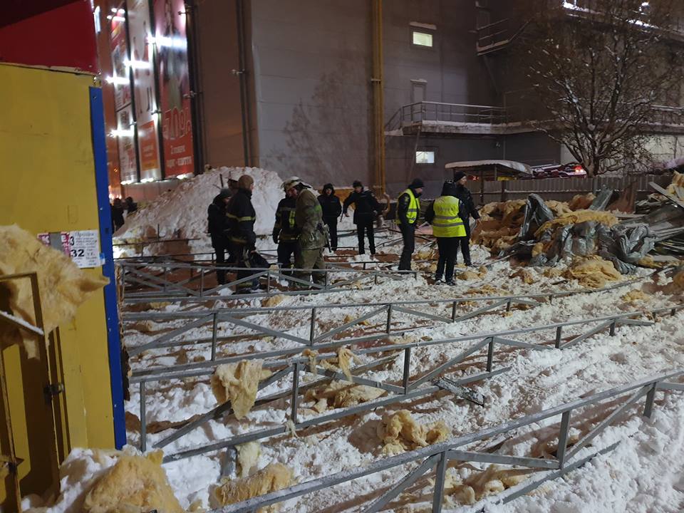 Ð’ ÑÐµÑ‚Ð¸ Ð¿Ð¾ÑÐ²Ð¸Ð»Ð¸ÑÑŒ Ñ„Ð¾Ñ‚Ð¾ Ñ Ð¼ÐµÑÑ‚Ð° Ð¾Ð±Ñ€ÑƒÑˆÐµÐ½Ð¸Ñ Ñ‚Ð¾Ñ€Ð³Ð¾Ð²Ð¾Ð³Ð¾ Ð¿Ð°Ð²Ð¸Ð»ÑŒÐ¾Ð½Ð° Ð² Ð¥Ð°Ñ€ÑŒÐºÐ¾Ð²Ðµ. Ð¤Ð¾Ñ‚Ð¾: ÐŸÐ°Ð²ÐµÐ» Ð’ÐµÐ»Ð¸Ñ‚ÑÐºÐ¸Ð¹