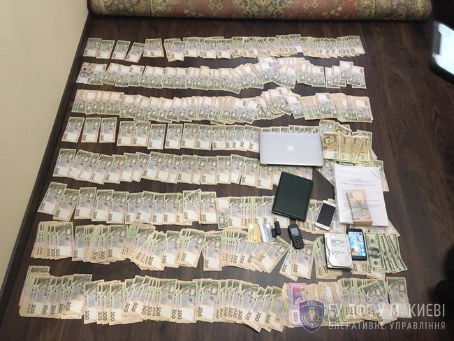 Налоговая милиция ликвидировала в Киеве конвертцентр с оборотом 240 млн грн 01 Налоговая милиция ликвидировала в Киеве конвертцентр с оборотом 240 млн грн 01 dqxikeidqxidqrant