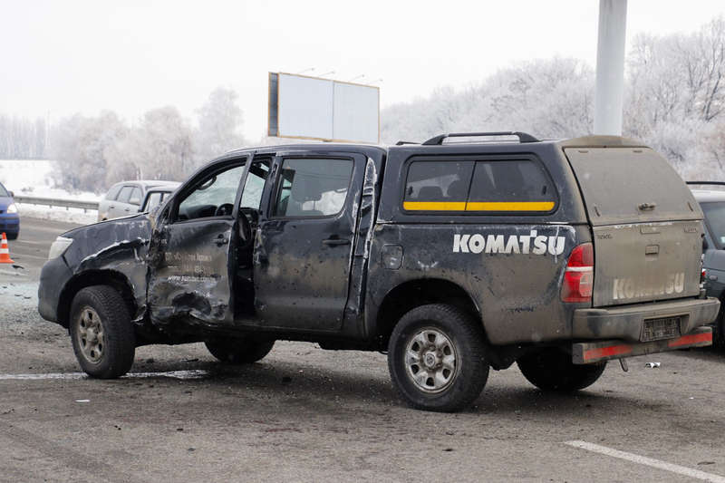  Toyota ,      Mercedes. ,     