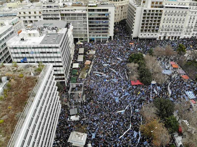 Ð“Ñ€ÐµÑ†Ð¸ÑŽ Ð¾Ñ…Ð²Ð°Ñ‚Ð¸Ð»Ð¸ Ð¼Ð°ÑÑˆÑ‚Ð°Ð±Ð½Ñ‹Ðµ Ð¿Ñ€Ð¾Ñ‚ÐµÑÑ‚Ñ‹ Ð¸Ð·-Ð·Ð° ÐœÐ°ÐºÐµÐ´Ð¾Ð½Ð¸Ð¸: Ð¿Ð¾Ð´Ñ€Ð¾Ð±Ð½Ð¾ÑÑ‚Ð¸, Ñ„Ð¾Ñ‚Ð¾ Ð¸ Ð²Ð¸Ð´ÐµÐ¾