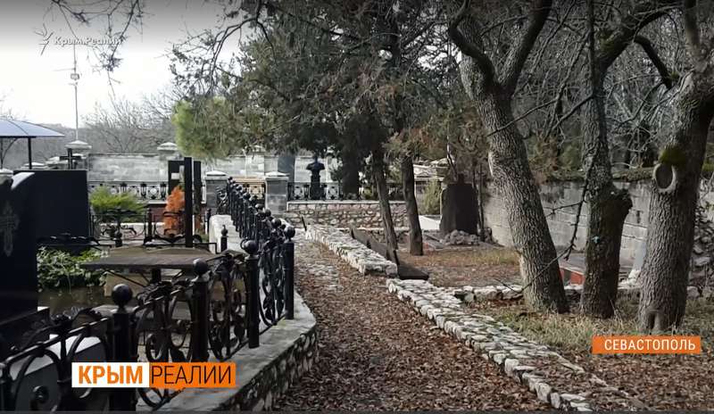 ÐšÐ°Ðº Ð¾Ñ…Ñ€Ð°Ð½ÑÑŽÑ‚ Ð¯Ð½ÑƒÐºÐ¾Ð²Ð¸Ñ‡Ð°-Ð¼Ð»Ð°Ð´ÑˆÐµÐ³Ð¾ Ð² ÐšÑ€Ñ‹Ð¼Ñƒ: Ð²Ð¸Ð´ÐµÐ¾ VIP-Ð¼Ð¾Ð³Ð¸Ð»Ñ‹ dqxikeidqxidqrant