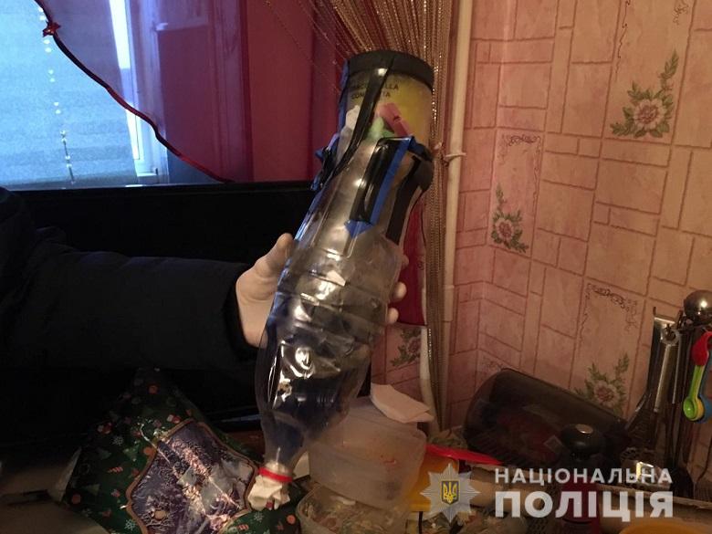 РпомеÑении опеÑаÑивники обнаÑÑжили по 50 гÑамм амÑеÑамина и канабиÑа, 100 гÑамм пÑопена и бÑÑеÑаÑ