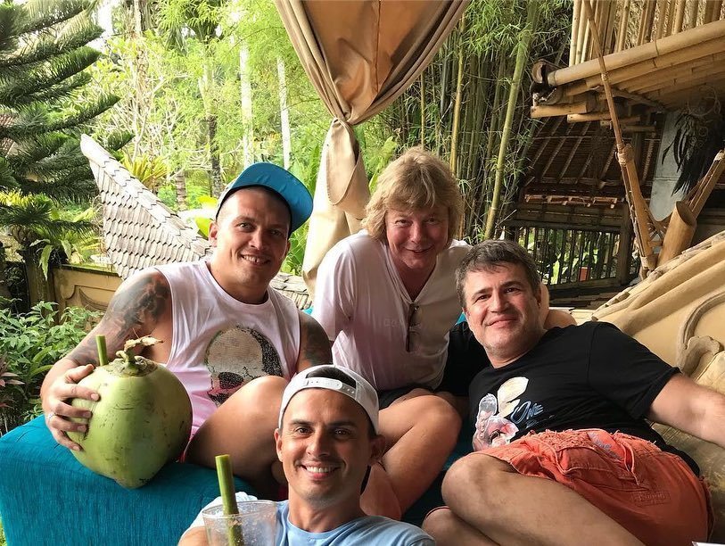 ÐлекÑандр УÑик Ñ Ðндреем Григорьевым-Ðполлоновым на Бали dqxikeidqxidqeant