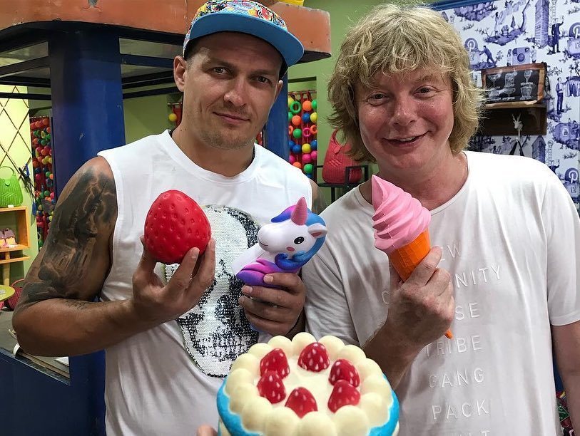 ÐлекÑандр УÑик Ñ Ðндреем Григорьевым-Ðполлоновым на Бали