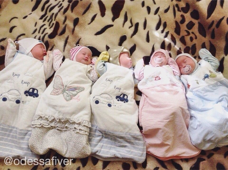 Новорожденные пятерняшки dqxikeidqxidqrant