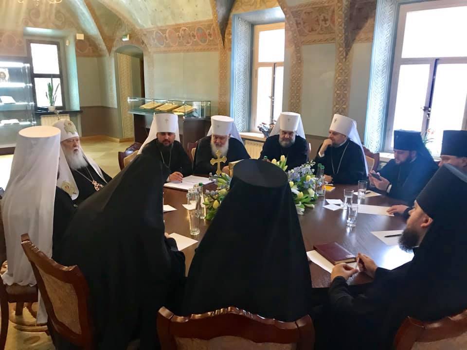 ÐпеÑвÑе в иÑÑоÑии! Ð Ðиеве наÑал заÑедаÑÑ Ð¡Ð¸Ð½Ð¾Ð´ ÐЦУ dqxikeidqxidqrant