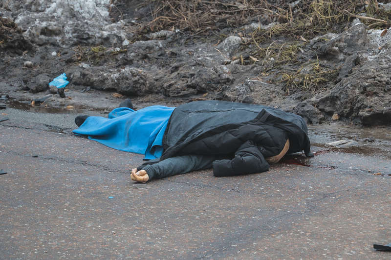 ÐÐ° Ð¼ÐµÑÑ‚Ðµ Ñ€Ð°Ð±Ð¾Ñ‚Ð°ÑŽÑ‚ Ð¿Ð°Ñ‚Ñ€ÑƒÐ»ÑŒÐ½Ñ‹Ðµ Ð¸ ÑÐ»ÐµÐ´Ð¾Ð²Ð°Ñ‚ÐµÐ»Ð¸, Ñ‚Ð°ÐºÐ¶Ðµ Ð¾Ð¶Ð¸Ð´Ð°ÑŽÑ‚ Ð¿Ñ€Ð¸ÐµÐ·Ð´Ð° ÑÐ°Ð½Ð¸Ñ‚Ð°Ñ€Ð¾Ð², ÐºÐ¾Ñ‚Ð¾Ñ€Ñ‹Ðµ ÑƒÐ²ÐµÐ·ÑƒÑ‚ Ñ‚ÐµÐ»Ð¾