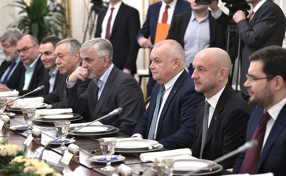   !   - :    dqxikeidqxidqeant