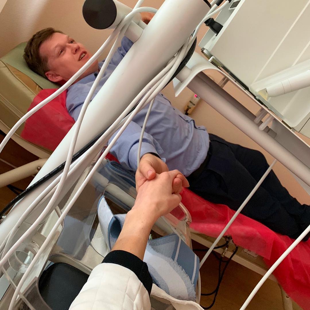 Ð•Ð»ÐµÐ½Ð°-ÐšÑ€Ð¸ÑÑ‚Ð¸Ð½Ð° Ð›ÐµÐ±ÐµÐ´ÑŒ Ð¿Ð¾ÐºÐ°Ð·Ð°Ð»Ð°, ÐºÐ°Ðº ÐµÐµ Ð¿Ð¾Ð´Ð´ÐµÑ€Ð¶Ð¸Ð²Ð°ÐµÑ‚ Ð Ð¾Ð·ÐµÐ½ÐºÐ¾ dqxikeidqxidqrant