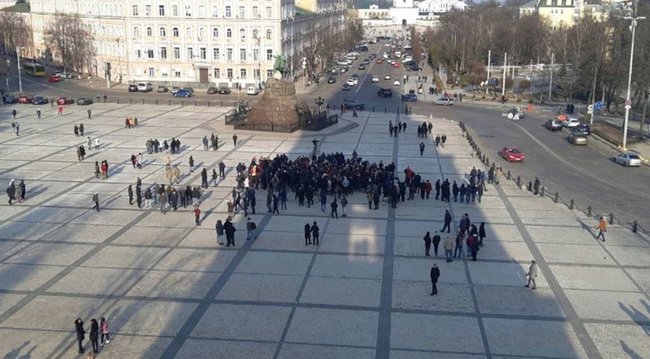 В Киеве опять обманули продажных митингующих, - очевидец 04 В Киеве опять обманули продажных митингующих, - очевидец 04