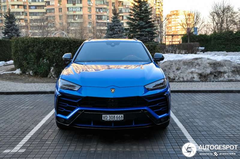      Lamborghini Urus dqxikeidqxideant