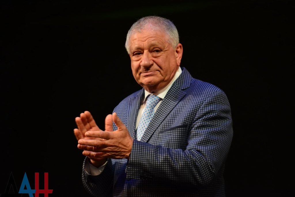 Эмиль Фисталь dqxikeidqxiqrqant