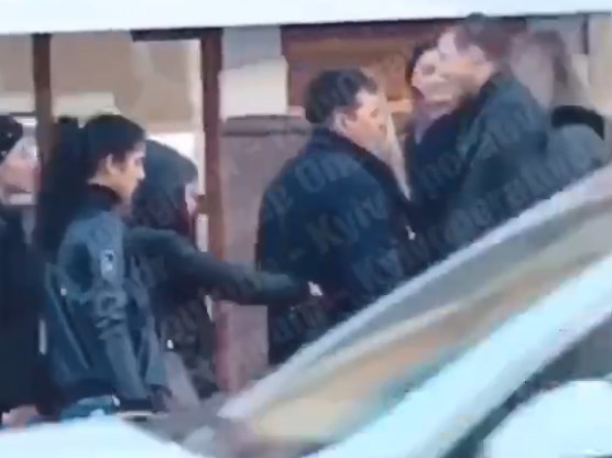 Воры охотÑÑ‚ÑÑ Ð½Ð° прохожих в Киеве dqxikeidqxidqeant