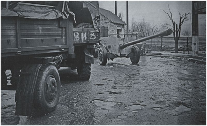 Дебальцево. Противотанковая пушка МТ-12 «Рапира», самовольно снятая с боевой позиции