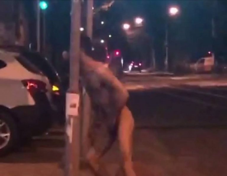 По Одессе бегал голый мужчина dqxikeidqxidqeant