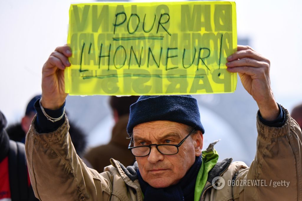 ÐÑоÑеÑÑÑ "желÑÑÑ
жилеÑов" во ФÑанÑии dqxikeidqxidqeant