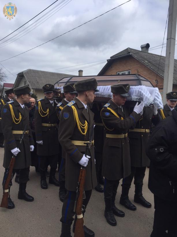 С погибшим на Донбассе воином Владимиром Маркевичем попрощались на Львовщине 01 С погибшим на Донбассе воином Владимиром Маркевичем попрощались на Львовщине 01 dqxikeidqxidqeant