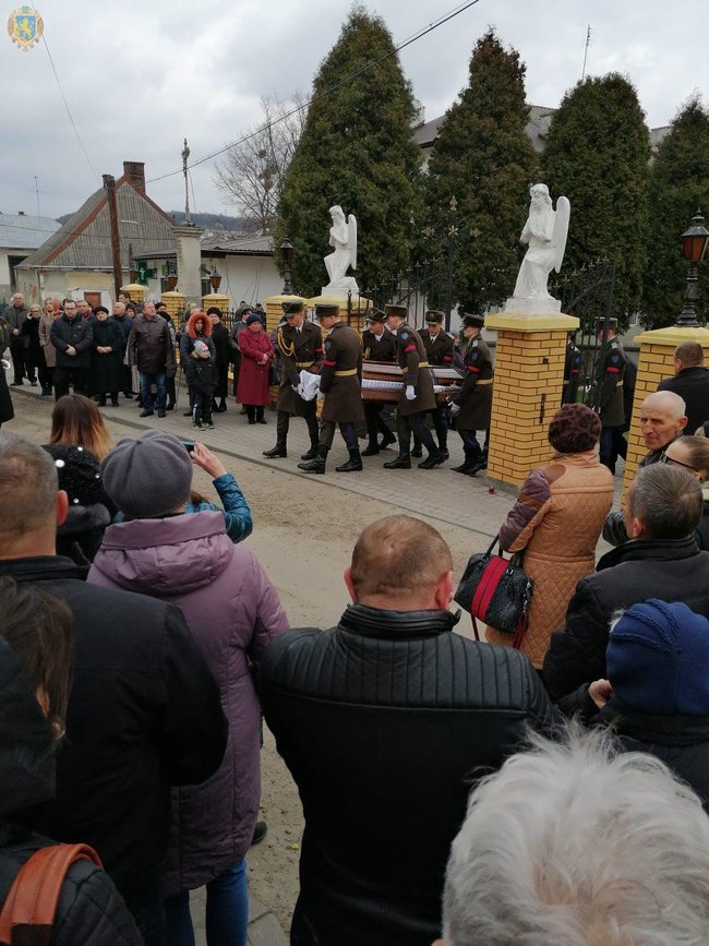 С погибшим на Донбассе воином Владимиром Маркевичем попрощались на Львовщине 02 С погибшим на Донбассе воином Владимиром Маркевичем попрощались на Львовщине 02