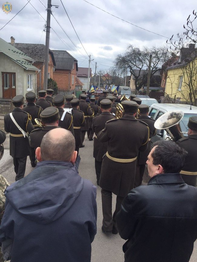 С погибшим на Донбассе воином Владимиром Маркевичем попрощались на Львовщине 03 С погибшим на Донбассе воином Владимиром Маркевичем попрощались на Львовщине 03