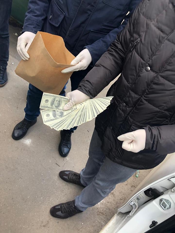 Силовики задержали харьковских полицейских, подозреваемых в получении 7000$ взятки (Фото) dqxikeidqxidqrant