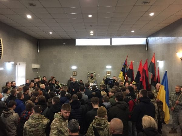 С парамедиком-добровольцем Николаем Волковым, умершим в результате ранения на Донбассе, простились в Мариуполе 02 С парамедиком-добровольцем Николаем Волковым, умершим в результате ранения на Донбассе, простились в Мариуполе 02