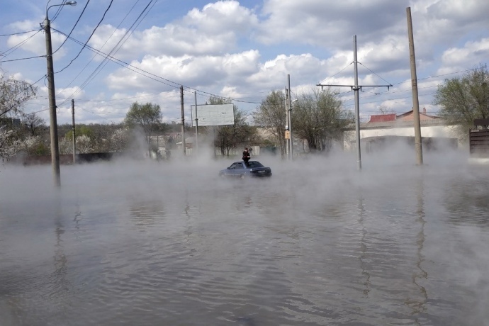 РХаÑÑкове маÑина Ñ Ð»ÑдÑми ÑÑÑÑ Ð½Ðµ ÑÑонÑла в кипÑÑке: поÑвилиÑÑ ÑоÑо и видео