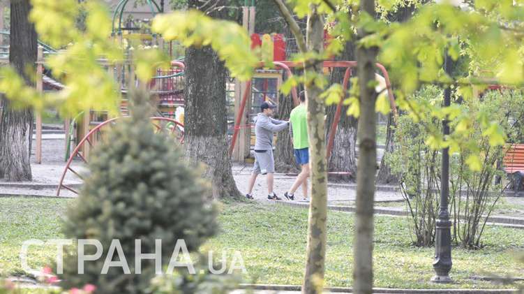 Ð’Ð»Ð°Ð´Ð¸Ð¼Ð¸Ñ€ Ð—ÐµÐ»ÐµÐ½ÑÐºÐ¸Ð¹ Ð² ÐœÐ°Ñ€Ð¸Ð¸Ð½ÑÐºÐ¾Ð¼ Ð¿Ð°Ñ€ÐºÐµ