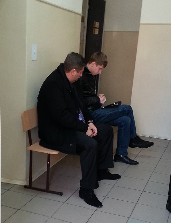 Батько й син Бабенки у суді Батько й син Бабенки у суді