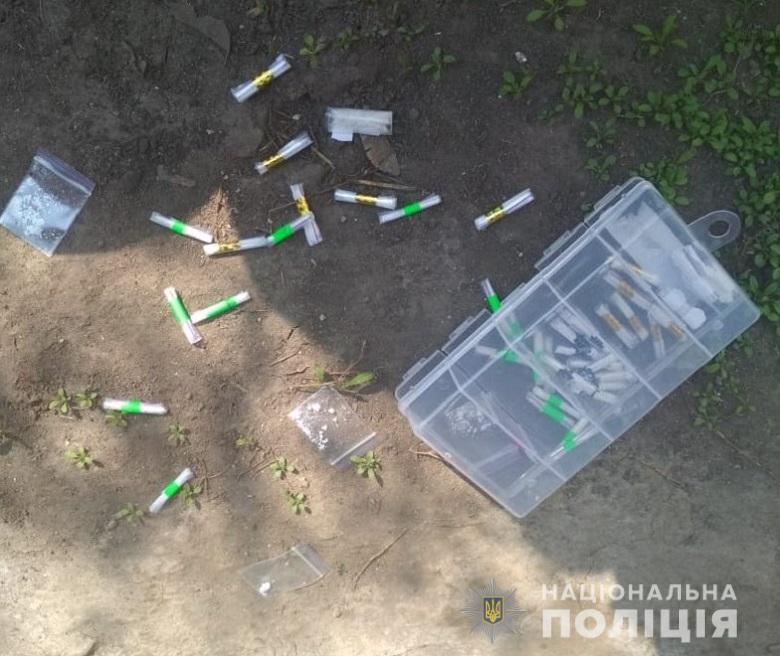 Ð’ÑÐµÐ³Ð¾ Ñƒ Ð¿Ð¾Ð´Ð¾Ð·Ñ€ÐµÐ²Ð°ÐµÐ¼Ð¾Ð³Ð¾ Ð¸Ð·ÑŠÑÐ»Ð¸ Ð·Ð°Ð¿Ñ€ÐµÑ‰ÐµÐ½Ð½Ñ‹Ñ… Ð²ÐµÑ‰ÐµÑÑ‚Ð² Ð½Ð° ÑÑƒÐ¼Ð¼Ñƒ Ð¾ÐºÐ¾Ð»Ð¾ 30 Ñ‚Ñ‹ÑÑÑ‡ Ð³Ñ€Ð¸Ð²ÐµÐ½ 