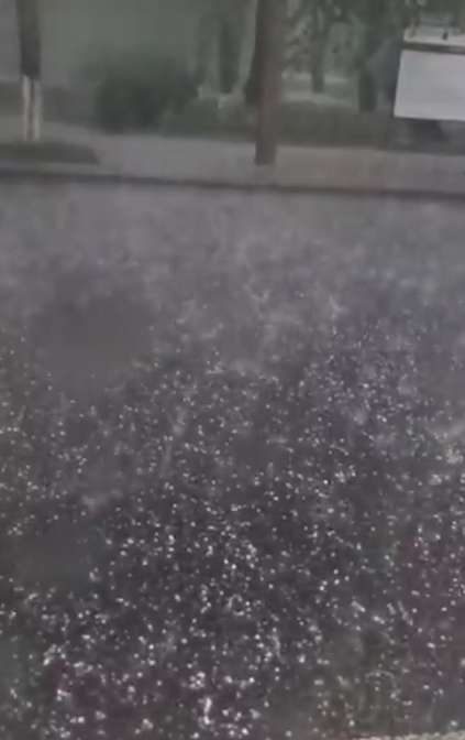 Киев накрыло ливнем и градом: первые фото и видео затопленной Ñтолицы