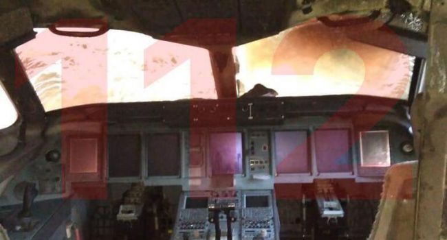 Все выгорело! В сети опубликовали жуткие фото из самолета в «Шереметьево» Все выгорело! В сети опубликовали жуткие фото из самолета в «Шереметьево»