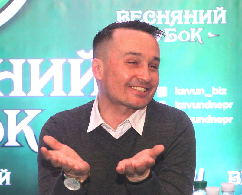 Друг детства Зеленского после скандала в Киеве повеселился в компании звезд Друг детства Зеленского после скандала в Киеве повеселился в компании звезд - фото 2 dqxikeidqxidqrant