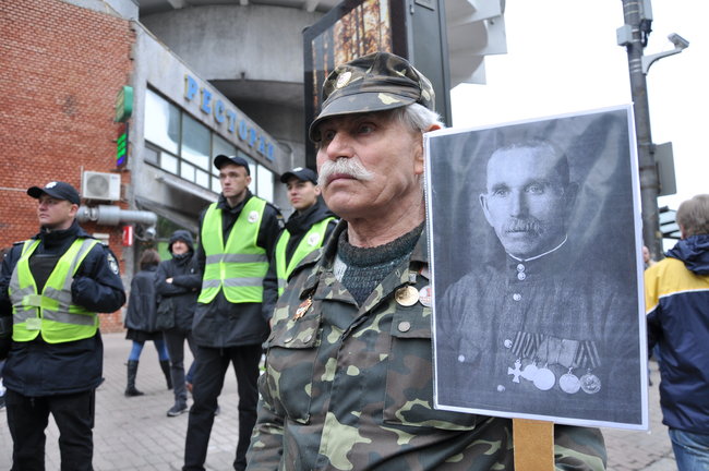Акции Бессмертный Грут и Никто не забыт. Ничто не забыто прошли в Киеве 49 Акции Бессмертный Грут и Никто не забыт. Ничто не забыто прошли в Киеве 49