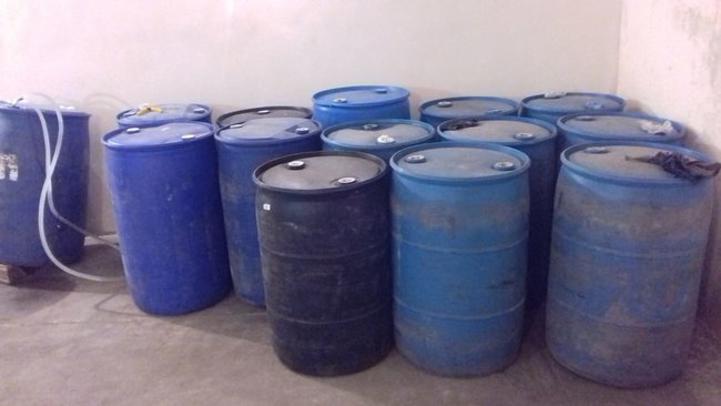 Налоговики ликвидировали на Сумщине подпольный цех по изготовлению фальсификата, в котором ежемесячно перерабатывалось 30 тыс. литров спирта 03 Налоговики ликвидировали на Сумщине подпольный цех по изготовлению фальсификата, в котором ежемесячно перерабатывалось 30 тыс. литров спирта 03