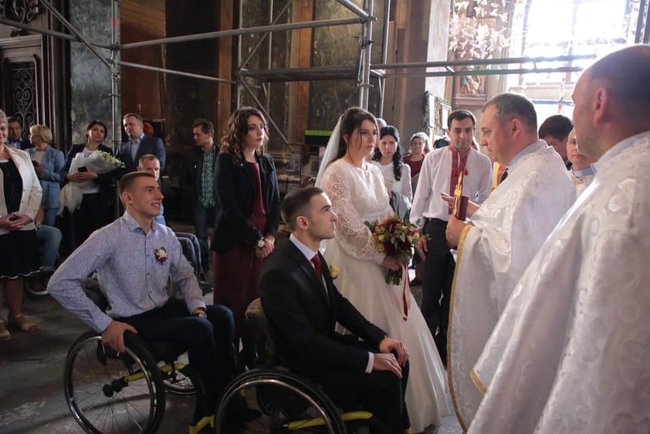 Герой АТО, участник Игр Непокоренных десантник Калитюк женился 02 Герой АТО, участник Игр Непокоренных десантник Калитюк женился 02 dqxikeidqxidqrant