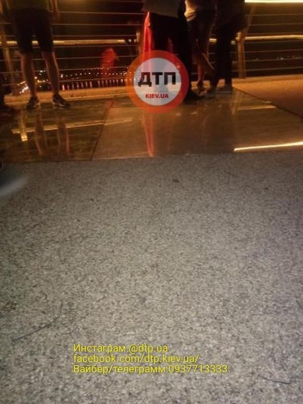 На мосту Кличко новое ЧП: киевлянам предложили недорогое и веселое решение dqxikeidqxidqeant