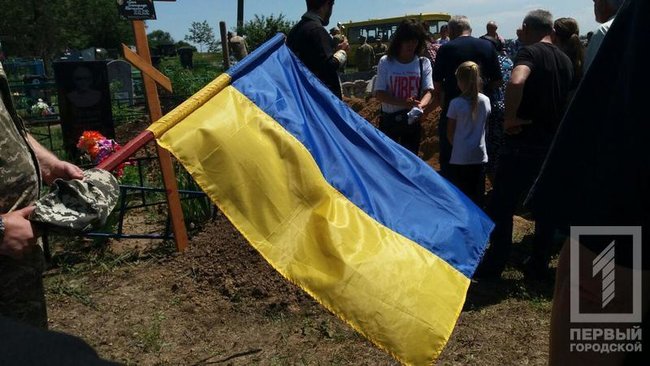 С бойÑом 17-й Ñанковой бÑÐ¸Ð³Ð°Ð´Ñ ÐлекÑандÑом ÐÑном, погибÑим на ÐонбаÑÑе, пÑоÑÑилиÑÑ Ð½Ð° ÐнепÑопеÑÑовÑине 07