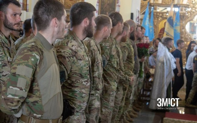 Ð¡ Ð°Ð·Ð¾Ð²Ñ†ÐµÐ¼ Ð”Ð¼Ð¸Ñ‚Ñ€Ð¸ÐµÐ¼ ÐŸÑ€ÑƒÐ³Ð»Ð¾, Ð¿Ð¾Ð³Ð¸Ð±ÑˆÐ¸Ð¼ Ð½Ð° Ð”Ð¾Ð½Ð±Ð°ÑÑÐµ, Ð¿Ñ€Ð¾ÑÑ‚Ð¸Ð»Ð¸ÑÑŒ Ð² ÐŸÐ¾Ð»Ñ‚Ð°Ð²Ðµ 02 dqxikeidqxidqeant