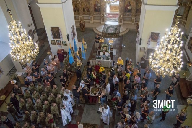 Ð¡ Ð°Ð·Ð¾Ð²Ñ†ÐµÐ¼ Ð”Ð¼Ð¸Ñ‚Ñ€Ð¸ÐµÐ¼ ÐŸÑ€ÑƒÐ³Ð»Ð¾, Ð¿Ð¾Ð³Ð¸Ð±ÑˆÐ¸Ð¼ Ð½Ð° Ð”Ð¾Ð½Ð±Ð°ÑÑÐµ, Ð¿Ñ€Ð¾ÑÑ‚Ð¸Ð»Ð¸ÑÑŒ Ð² ÐŸÐ¾Ð»Ñ‚Ð°Ð²Ðµ 03