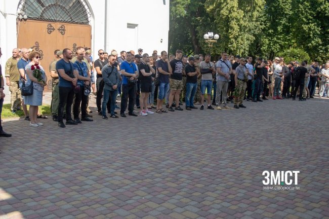 Ð¡ Ð°Ð·Ð¾Ð²Ñ†ÐµÐ¼ Ð”Ð¼Ð¸Ñ‚Ñ€Ð¸ÐµÐ¼ ÐŸÑ€ÑƒÐ³Ð»Ð¾, Ð¿Ð¾Ð³Ð¸Ð±ÑˆÐ¸Ð¼ Ð½Ð° Ð”Ð¾Ð½Ð±Ð°ÑÑÐµ, Ð¿Ñ€Ð¾ÑÑ‚Ð¸Ð»Ð¸ÑÑŒ Ð² ÐŸÐ¾Ð»Ñ‚Ð°Ð²Ðµ 04